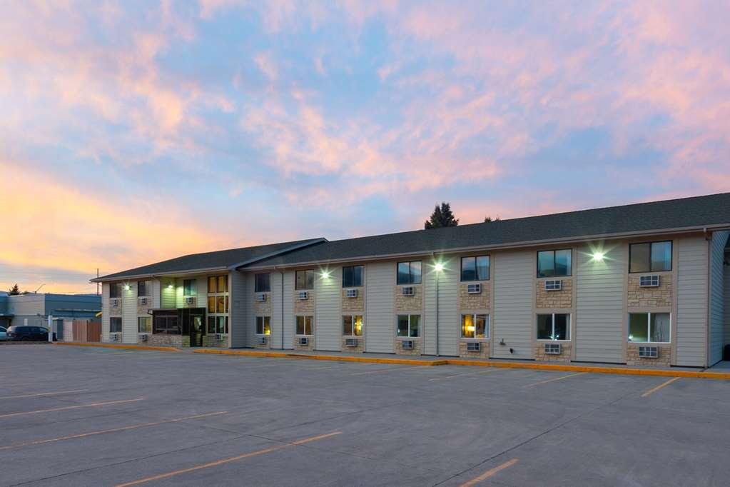 Super 8 By Wyndham Livingston Yellowstone מראה חיצוני תמונה