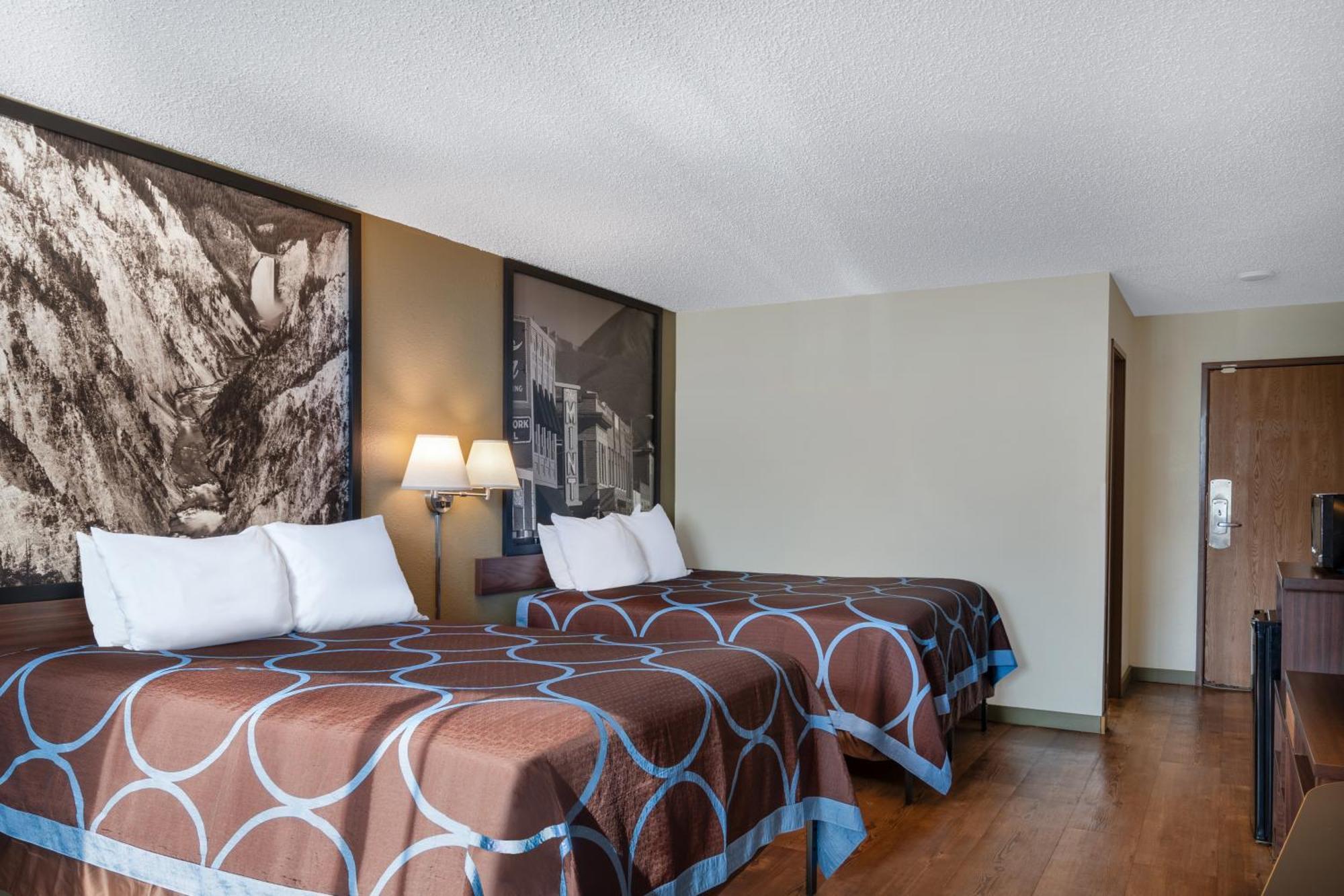 Super 8 By Wyndham Livingston Yellowstone מראה חיצוני תמונה