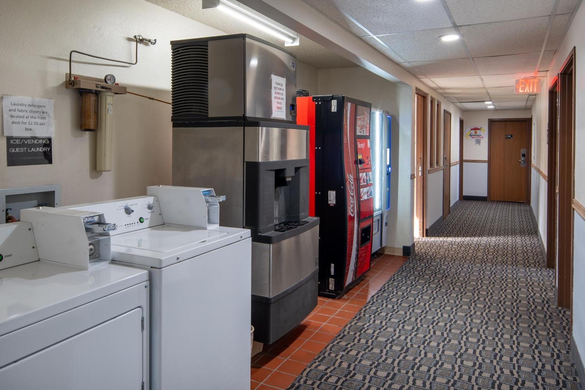 Super 8 By Wyndham Livingston Yellowstone מראה חיצוני תמונה