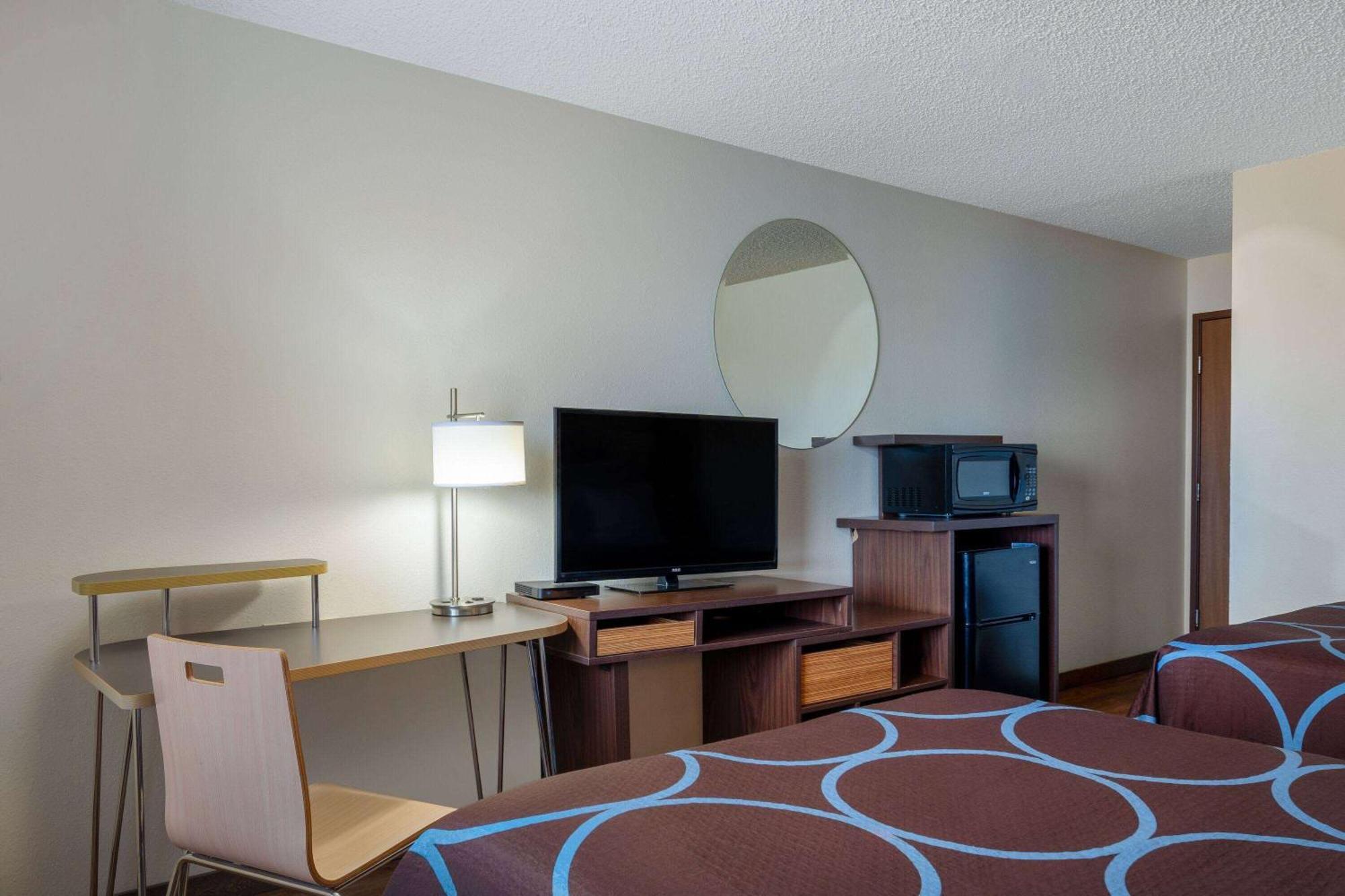 Super 8 By Wyndham Livingston Yellowstone מראה חיצוני תמונה